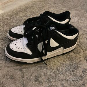 Nike Panda Dunks